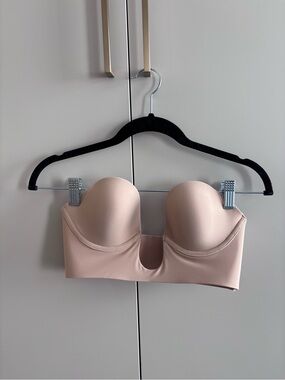 SKIMS Strapless Deep U-Plunge Bra